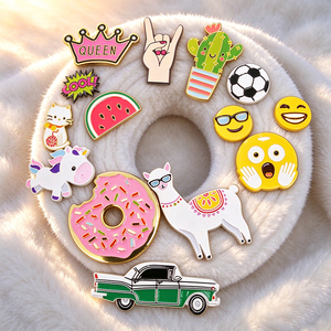 Broche personnalisée en alliage émaillé souple, épinglette de mode pour femme, idéale pour les fiançailles et les mariages - Product Image 3