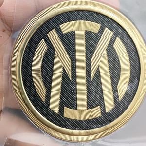 Заводская оптовая цена, пользовательский значок одежды, высокочастотный логотип, термоплавкий клей, золотые буквы для ткани - Product Image 4