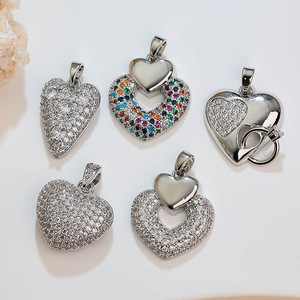 Ciondolo con cuore d'amore carino con strass di cristallo per donne e ragazze - Product Image 3