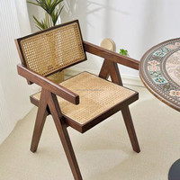 Chaise de salle à manger en bois et rotin avec dossier et coussin, avec accoudoirs, idéale pour restaurant, café et salon – Nouveauté très prisée
