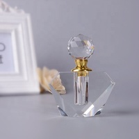 Personnalisé bouteille de parfum en verre cristal pour élégant femelle cadeaux parfum carafe bouteille de parfum en cristal décoratif
