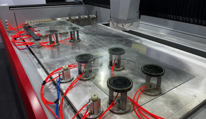 Centre d'usinage CNC multifonctionnel pour verre, plateforme d'usinage multi-axes avancée avec système de contrôle intelligent, machine pour verre isolant - Product Image 3