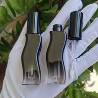 En stock 2.5ML Conteneur de brillant à lèvres Wave Design Emballage cosmétique durable Tube à lèvres vide de style européen