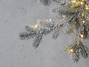2026 New Design Flocked Pure PE <b>Christmas</b> Tree With Snow Covered Branches & Warm <b>LED</b> Lights Ideal for Indoor Holiday <b>Decor</b> - Product Image 3