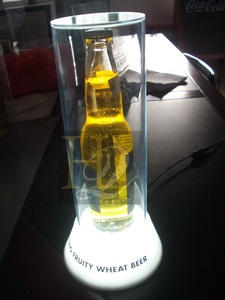 Tùy chỉnh bán buôn <span class=keywords><strong>acrylic</strong></span> rượu vang chai xi lanh hiển thị đứng với ánh sáng <span class=keywords><strong>led</strong></span> cơ sở hiển thị - Product Image 3