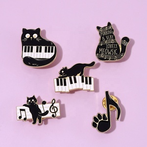 Broche en émail pour chat noir, Animal mignon, Instrument de musique, Notes, Piano, broche, Badge, cadeau pour amis, vente en gros, accessoires de sac à dos - Product Image 3