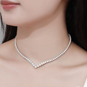 Collar de zafiro en forma de V para mujer en plata pura, con un diseño indie y un estilo lujoso con numerosos diamantes. - Product Image 5