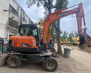 6 Ton Korea Wheel Excavator <b>Used</b> Doosan DX60 Wheel Excavator in Original Painting Secondhand Doosan DX60 Excavator in Low Price - Product Image 3