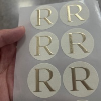 Impresión personalizada de lámina de oro 3D en relieve etiqueta de marca de negocios Logotipo de sellado pegatina para papel tisú/papel de regalo
