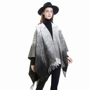 Chal largo de lana de lujo para mujer, estilo poncho grueso con borlas, ideal para invierno, venta al por mayor - Product Image 1