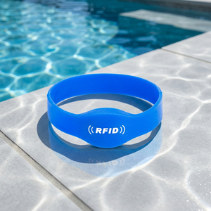 Braccialetto in Silicone NFC Impermeabile 13.56MHz con Chip RFID 1k, Ecologico con Codice QR per Identificazione e Membership - Product Image 1