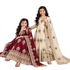 Nouvelle collection tendance : Magnifique ensemble de robe de soirée longue pour femme en soie, orné de broderies Zari et de sequins, réversible et infroissable - Product Image 1
