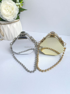 กระเป๋าคลัทช์แฟชั่นลายสี่เหลี่ยมอะคริลิคแบรนด์ใหม่รักษ์โลกสำหรับผู้หญิง ผลิตจากโรงงาน กระเป๋าออกงาน - Product Image 2