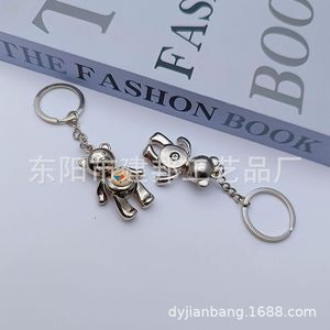 Souvenirs de voyage en métal personnalisés : Porte-clés en alliage de zinc avec l'ours de la Cathédrale de Saint Vitus de la République royale ancienne de Bohême - Product Image 4