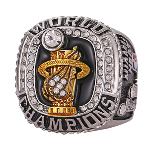 Anillo de Hombre Vintage Cuadrado Grueso de Esmalte con Incrustaciones de Zirconia en Aleación de Plata, Tema Deportivo <span class=keywords><strong>LeBron</strong></span> <span class=keywords><strong>James</strong></span> Miami Heat 2012 - Product Image 6