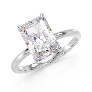 Bague de fiançailles en moissanite, directement de l'usine, idéale pour les événements formels, les célébrations romantiques et spéciales, disponible à la vente - Product Image 4