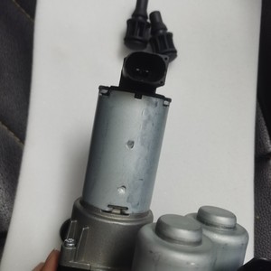 2208300084เทอร์โมสตัทวาล์วทำความร้อนรถยนต์สำหรับ Mercedes-Benz R171 S500 - Product Image 3