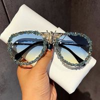 2026 Luxus-Bienen-Sonnenbrille für Damen, Metallrahmen mit Strass, Vintage-Sonnenbrille für Damen, Herren-Sonnenbrille, Modische Schattierungen, Lentes De Sol