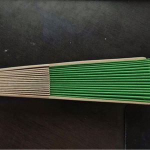 Éventail de luxe en bambou écoresponsable, couleur unie, peint, avec design en tissu uni - Product Image 2