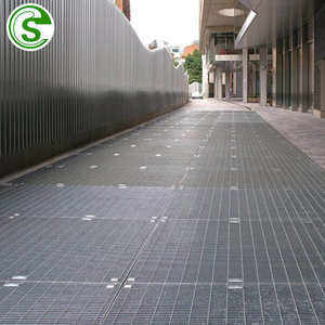 Grille <span class=keywords><strong>en</strong></span> acier anti-corrosion sur mesure pour système de drainage, couvercle de tranchée et utilisation <span class=keywords><strong>en</strong></span> construction extérieure - Product Image 6