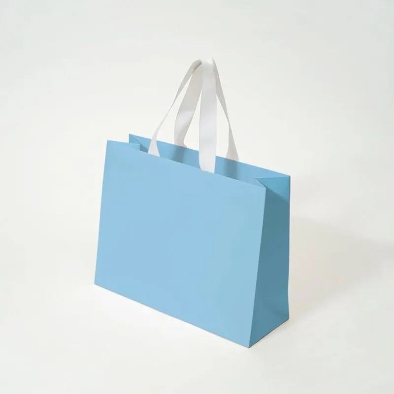 Tamanho personalizado Logotipo Luxo Compras Gift Paper Bag Embalagem Novo Design Silk Boutique Paper Bag Preto