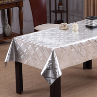 Nappe en PVC métallique RNPT Silver Medallion avec support tissé, imperméable et facile à nettoyer pour table à manger