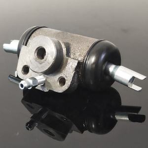 Fournisseur de pièces de <span class=keywords><strong>chariot</strong></span> élévateur en gros direct d'usine 9819240 <span class=keywords><strong>Cylindre</strong></span> de frein pour <span class=keywords><strong>chariot</strong></span> élévateur OM XD30 - Product Image 2