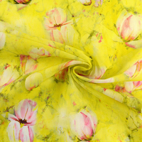 Tissu en popeline de coton imprimé floral doux 120 g/m², motif lotus jaune imprimé numériquement pour robes, vêtements et sacs pour femmes