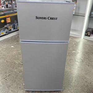 Réfrigérateur à double porte 168L en acier inoxydable avec congélateur supérieur, écoénergétique, idéal pour appartement, dortoir, bureau, faible consommation - Product Image 4