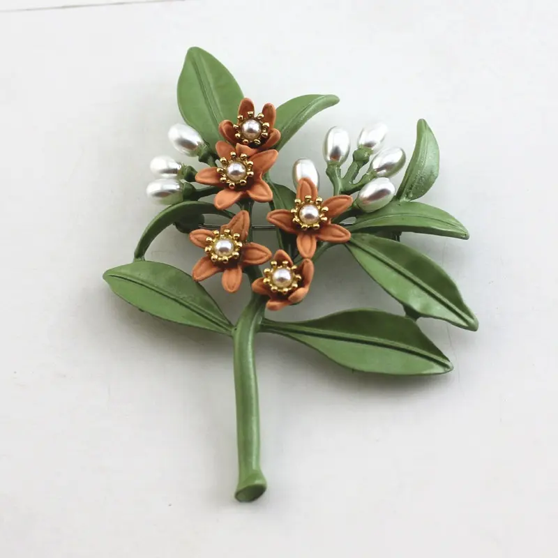 Gorgeous New 2023 Wholesale Green Color Vintage Retro Color Coating Effect Brooch Women Girl Wholesale