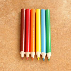 X213 Lápices de Colores de Madera a Granel de 3.5 Pulgadas, Personalizados, Cortos, Novedosos, para Dibujo y Graffiti, Mini Juego de 6 Piezas, Escritura Brillante y Suave - Product Image 2
