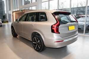 <span class=keywords><strong>Volvo</strong></span> XC90 d'occasion 2024 B6 Transmission intégrale Version Luxe Momentum 7 places Grand espace Essence SUV d'occasion Faible kilométrage - Product Image 4