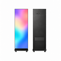 Afficheur numérique LED pliable P1.25-P2.5 640x1920mm IP45 800-1000 Nits pour extérieur, utilisation en ascenseur, Plug & Play, mobile pour événements d'entreprise