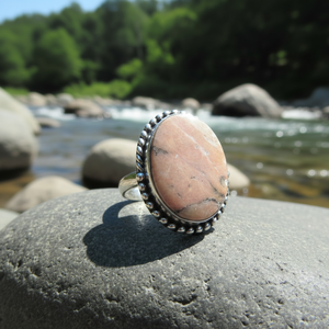 Anillo de Plata Relleno Hecho a Mano con Piedra Preciosa de Rodocrosita Natural, Diseño Ovalado Único - Product Image 1