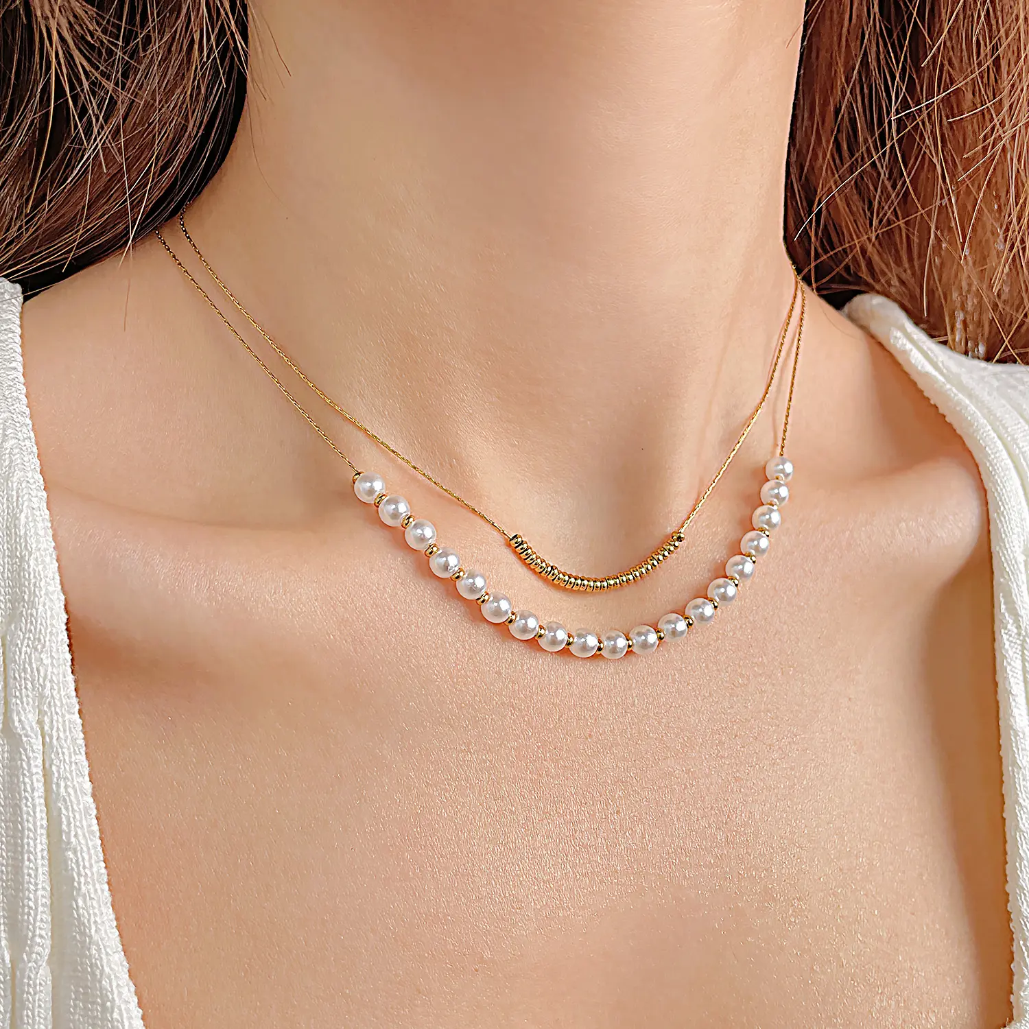 Alta calidad delicada mujer joyería personalizada moda 18K chapado en oro perla doble capa collar con colgante de acero inoxidable