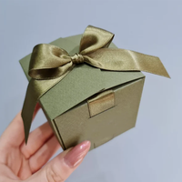 Emballage de mini boîtes de bonbons de mariage en papier personnalisé. Emballage de mini boîtes de chocolat de mariage