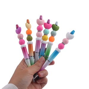 Bolígrafo Creativo con Degradado de Color, Cuentas de Silicona en Forma de Corazón, Recarga Giratoria, Bolígrafo Hecho a Mano con Cuentas, Material Plástico para Oficina y Escuela - Product Image 5