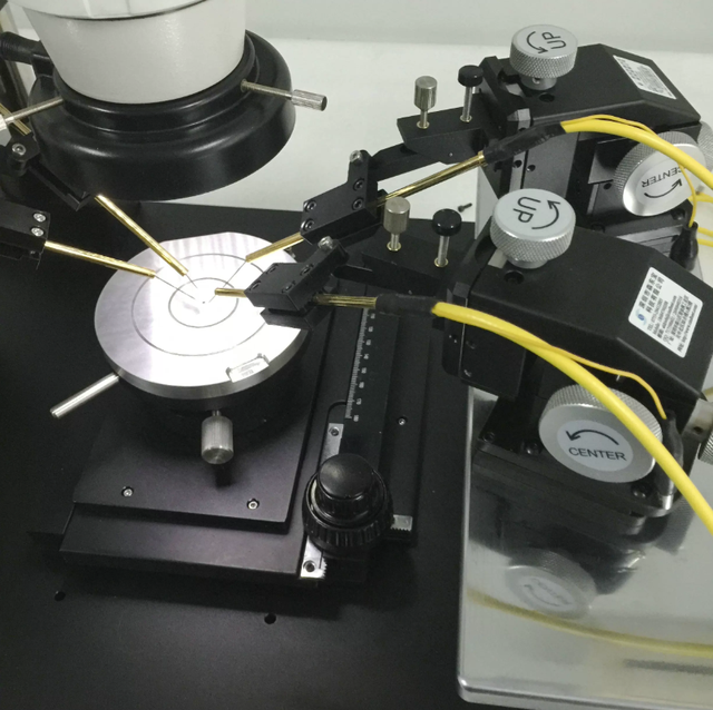 4-Axis High Precision Probe Holder with 1 Year Warranty 0.5kg Lightweight for Semiconductor Wafer Testing