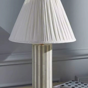 Lampe de table LED AC E26 moderne en os incrusté, fabriquée à la main, éclairage décoratif de luxe pour la maison, l'hôtel et les projets d'aménagement intérieur Tradebyd - Product Image 1