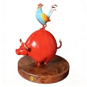 วัวกระทิงเปลี่ยนกระแสแห่งโชคชะตา ไก่แจ้นำความโชคดี ประติมากรรมชิ้นนี้แกะสลักและหล่อขึ้นรูปโดยโบจิยี - Product Image 1