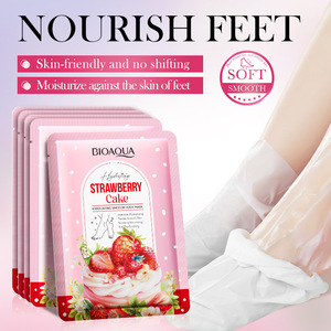 Masque pour les pieds SADOER au parfum de gâteau à la fraise, exfoliant, lissant, nourrissant, <span class=keywords><strong>anti</strong></span>-dessèchement, hydratant, <span class=keywords><strong>anti</strong></span>-fissures - Product Image 1