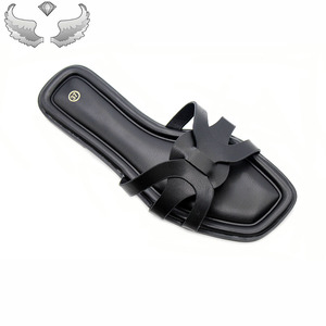 <span class=keywords><strong>Ciabatte</strong></span> e Sandali <span class=keywords><strong>Femminili</strong></span> alla Moda con Suola Piatta - Scarpe Estive Antiscivolo, Leggere e Traspiranti per Signore - Product Image 2