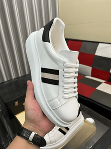 Alexander - Zapatillas Deportivas Retro con Plataforma y Cordones, Diseño a Cuadros, Parte Superior de Cuero Genuino, Entresuela Ligera y Cómoda, Mc.Queen - Product Image 2