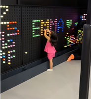 Panneau mural de tige sensorielle coloré interactif Musée des enfants Jouer Gian Bright Lite LED Pegboard Game