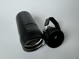 Nouveau style réutilisable 18/24oz double paroi thermos bouteille d'eau en acier inoxydable oem sport bouteille d'eau avec poignée - Product Image 5