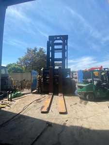 Chariot élévateur d'occasion KOMATSU FD320 pour travaux de terrassement - Offre Spéciale - Product Image 5