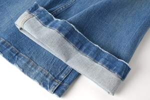 Jeans in denim vintage a vita alta con perline, a gamba larga, traspiranti ed ecologici, vestibilità comoda, produzione diretta in fabbrica, MOQ basso, ODM, collezione primavera - Product Image 5