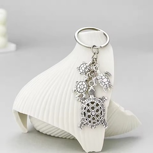 Portachiavi con Tartaruga Marina per Uomo, Decorazione per Auto e Borse, Accessorio Perfetto per Regali e Uso Quotidiano - Product Image 2
