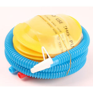 Pompe à air manuelle en plastique à commande au pied pour gilet de sauvetage et bouée de piscine avec adaptateur de valve, diamètre 10 cm, hauteur 11,5 cm - Product Image 2