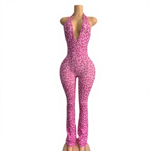 Set Due Pezzi Sexy con Stampa Leopardata, T-Shirt Aderente e Leggings da Donna, Outfit Casual con Motivo Leopardato - Product Image 4